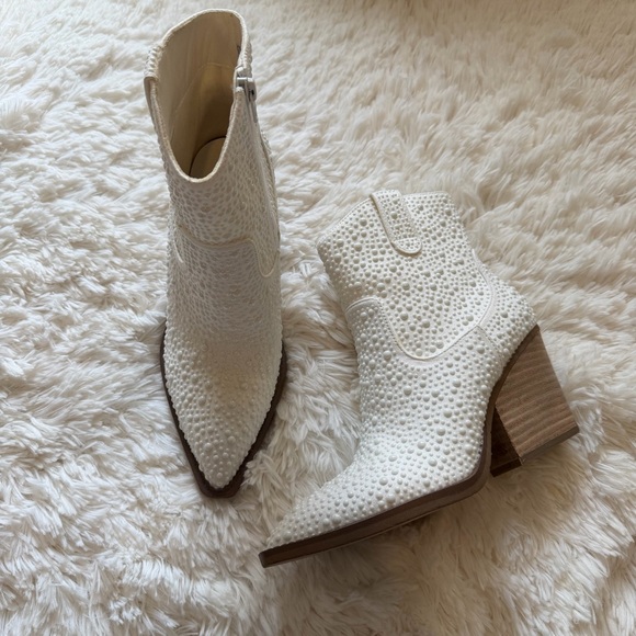 Very G Shoes - Very G Kady Pearl Rhinestone Ankle Boot Booties Size 8